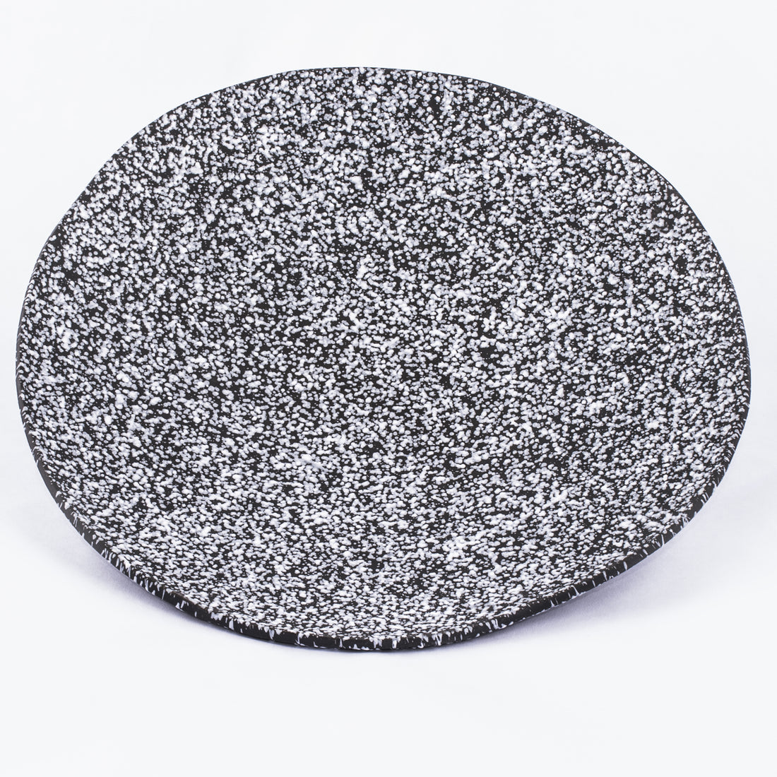 Glugu White on Black