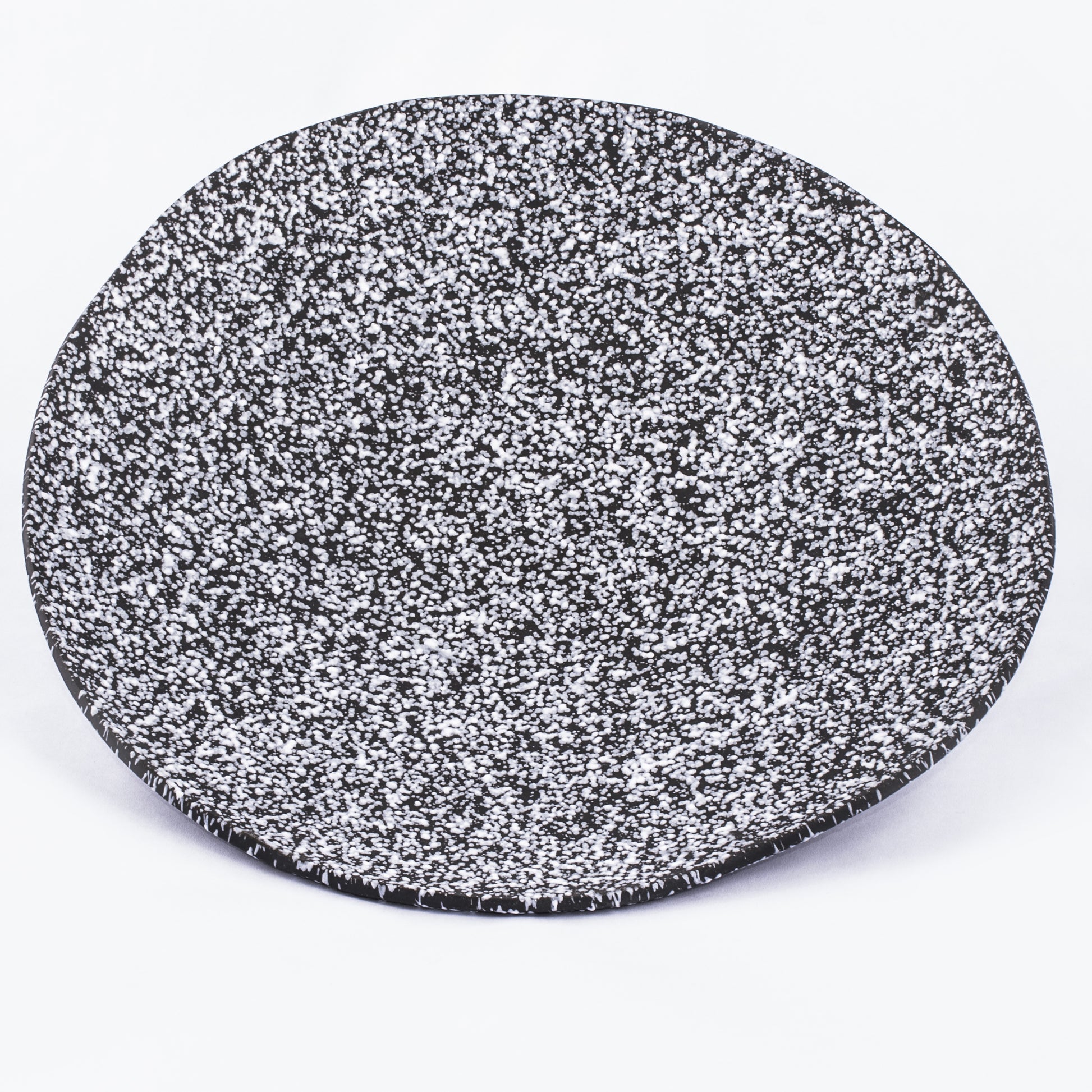 Glugu White on Black