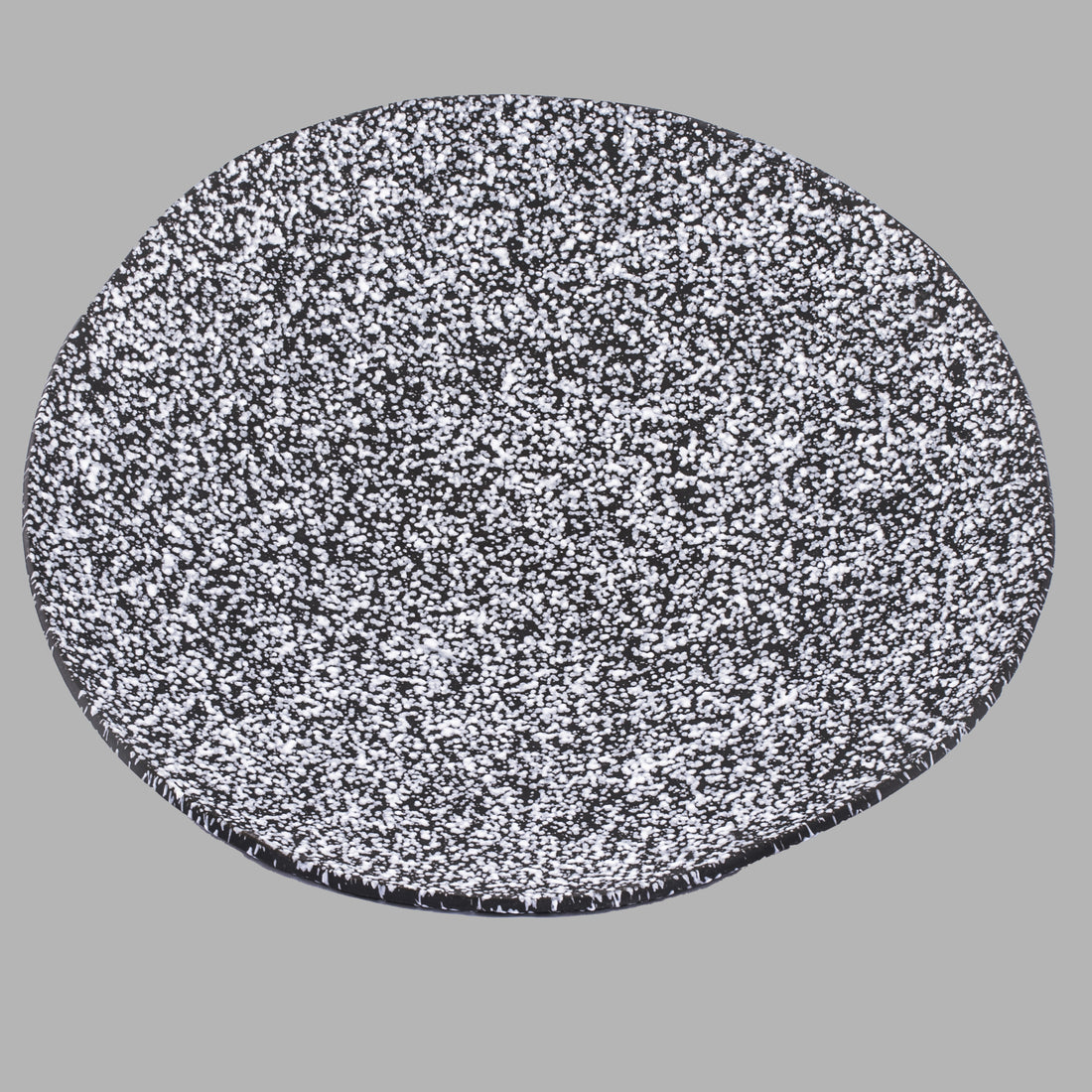 Glugu White on Black