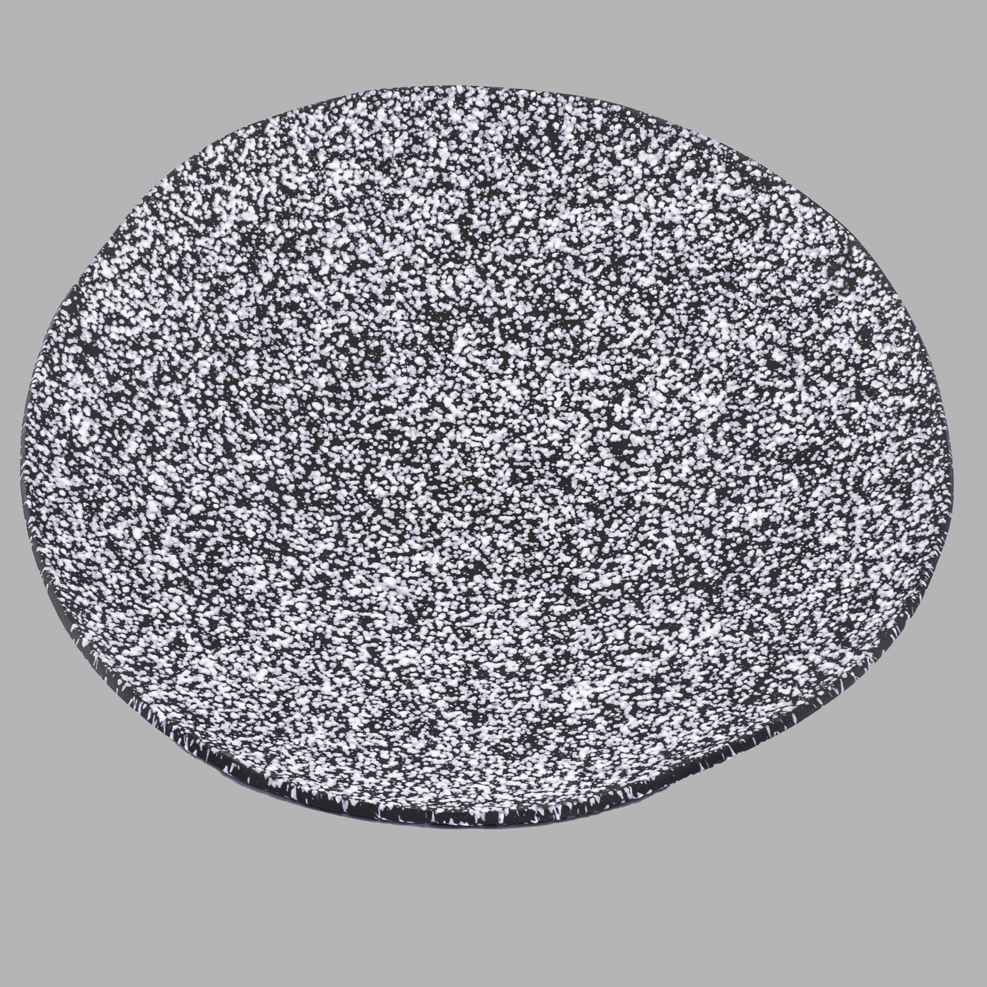 Glugu White on Black