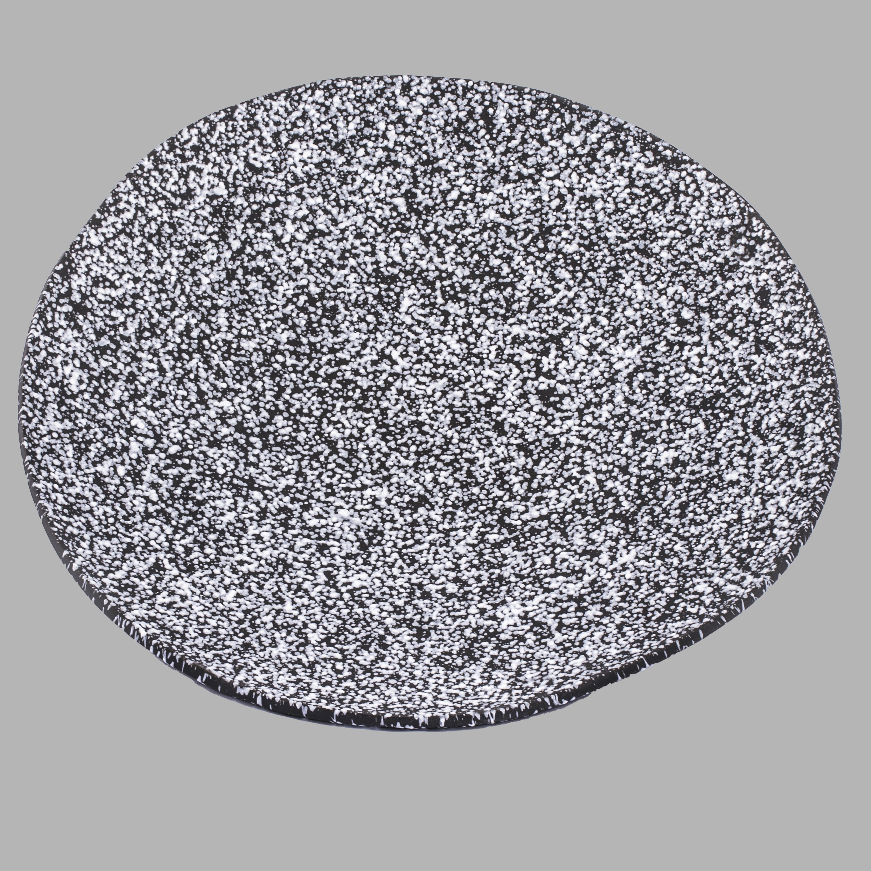 Glugu White on Black